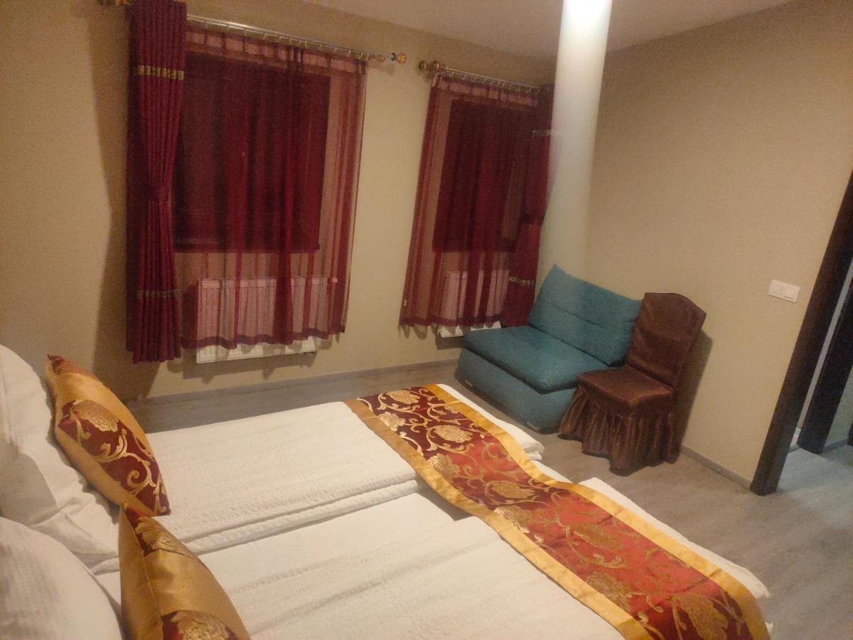 Sun-house Pension&restaurant -parkingfree- Hotel Praha