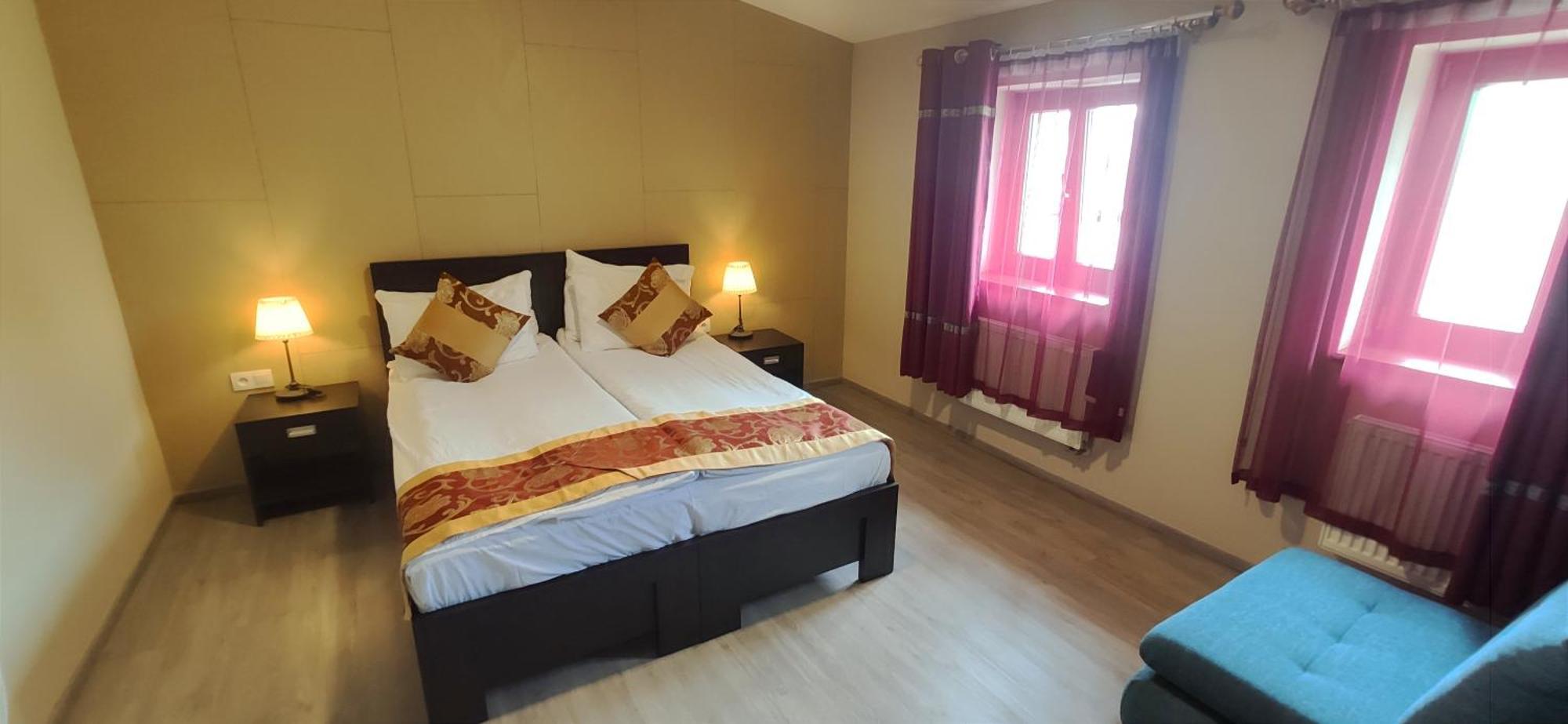 Sun-house Pension&restaurant -parkingfree- Hotel
